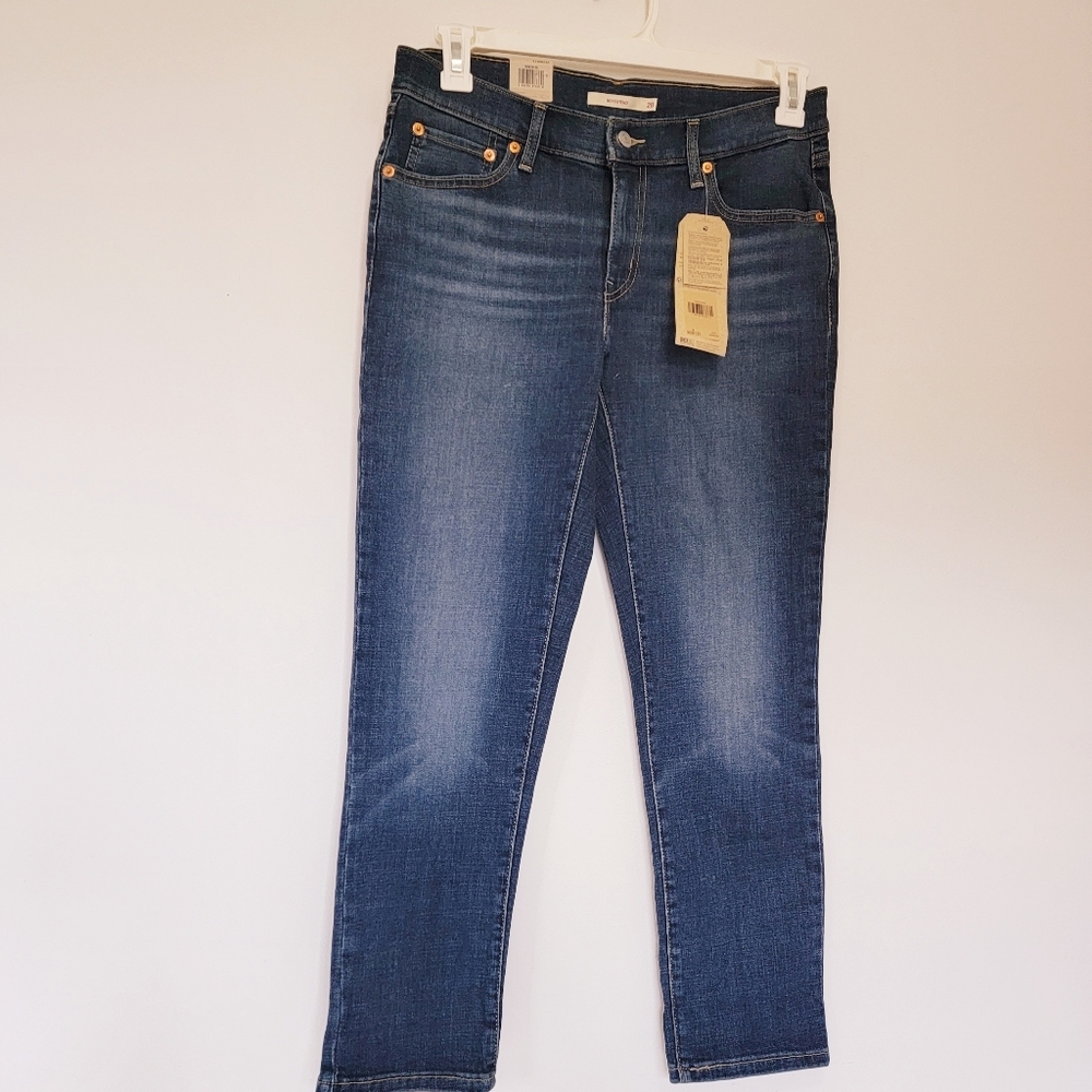 Levi's Women's Blue Boyfriend Mid-Rise jeans